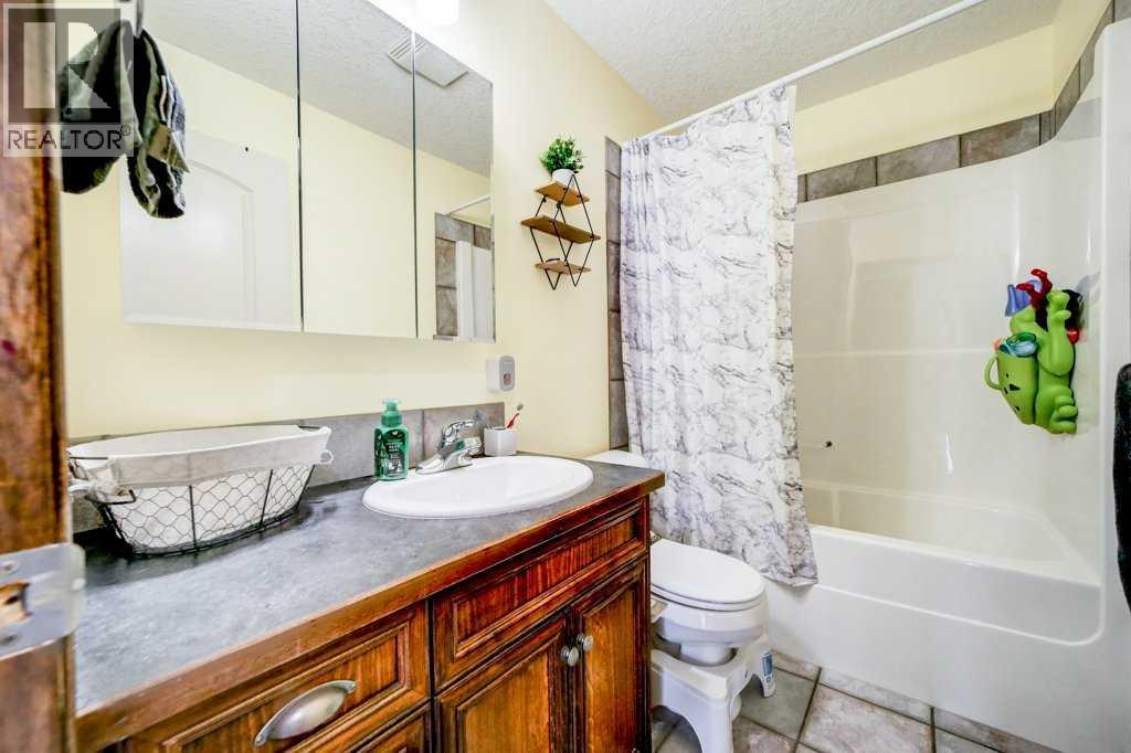 Photo 19 of 338 Kodiak Boulevard N, Lethbridge AB