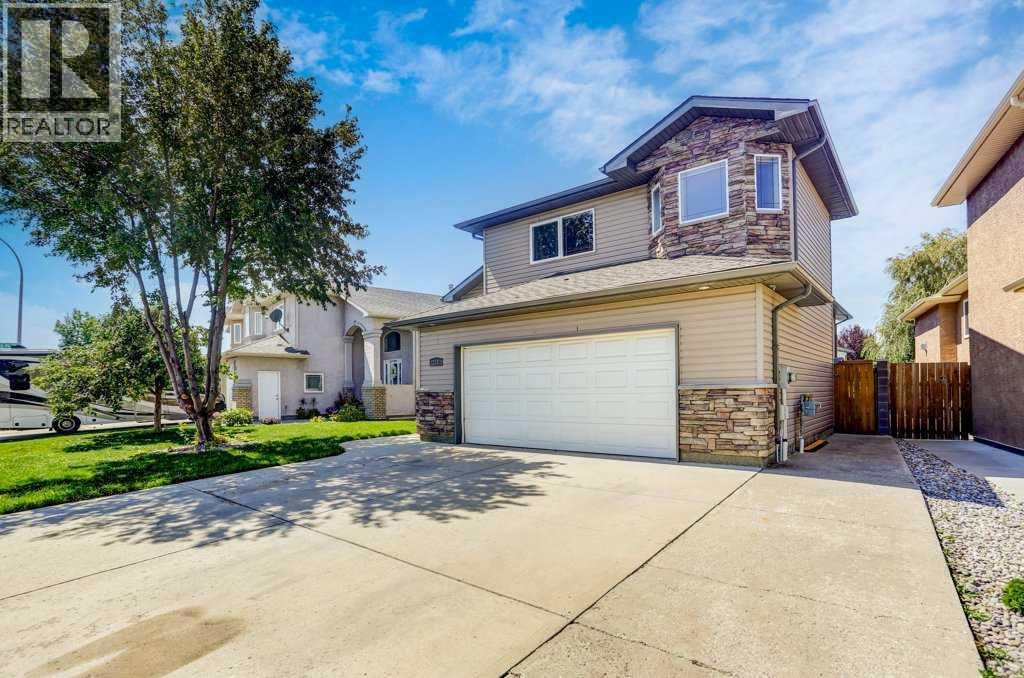 Photo 3 of 338 Kodiak Boulevard N, Lethbridge AB
