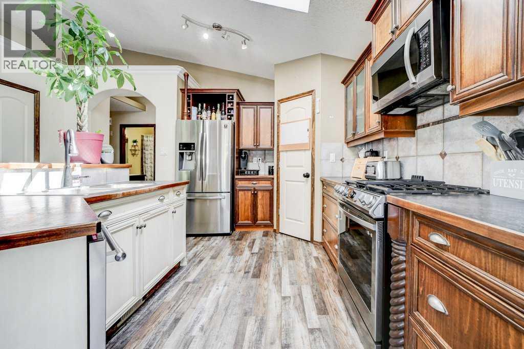 Photo 11 of 338 Kodiak Boulevard N, Lethbridge AB