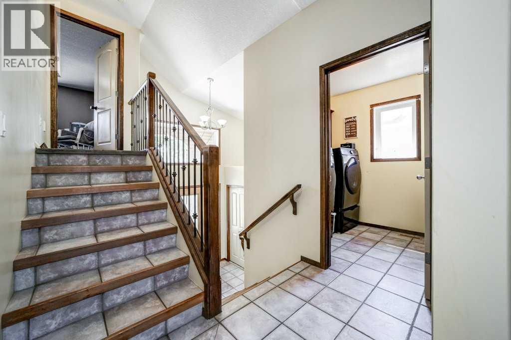 Photo 7 of 338 Kodiak Boulevard N, Lethbridge AB