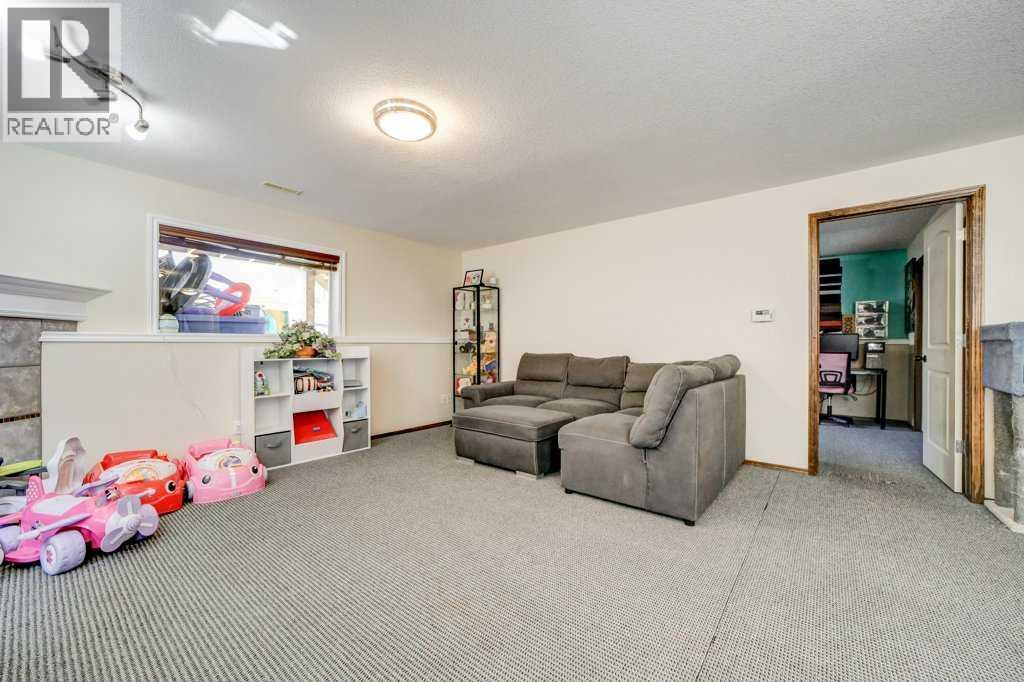 Photo 34 of 338 Kodiak Boulevard N, Lethbridge AB