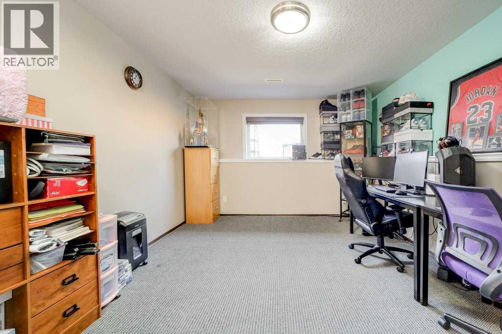 Photo 36 of 338 Kodiak Boulevard N, Lethbridge AB