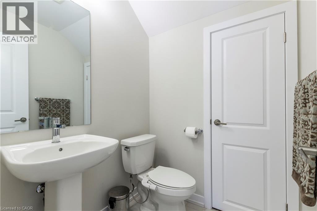 Photo 5 of 10 Birmingham Drive Unit 95, Cambridge ON