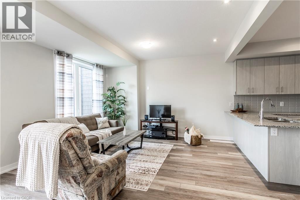 Photo 9 of 10 Birmingham Drive Unit 95, Cambridge ON