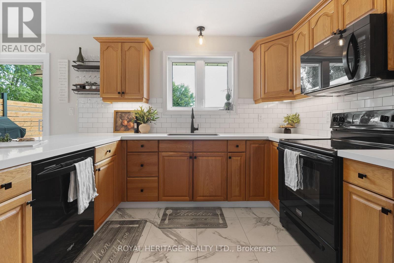 Photo 13 of 108 Beach Road, Kawartha Lakes ON