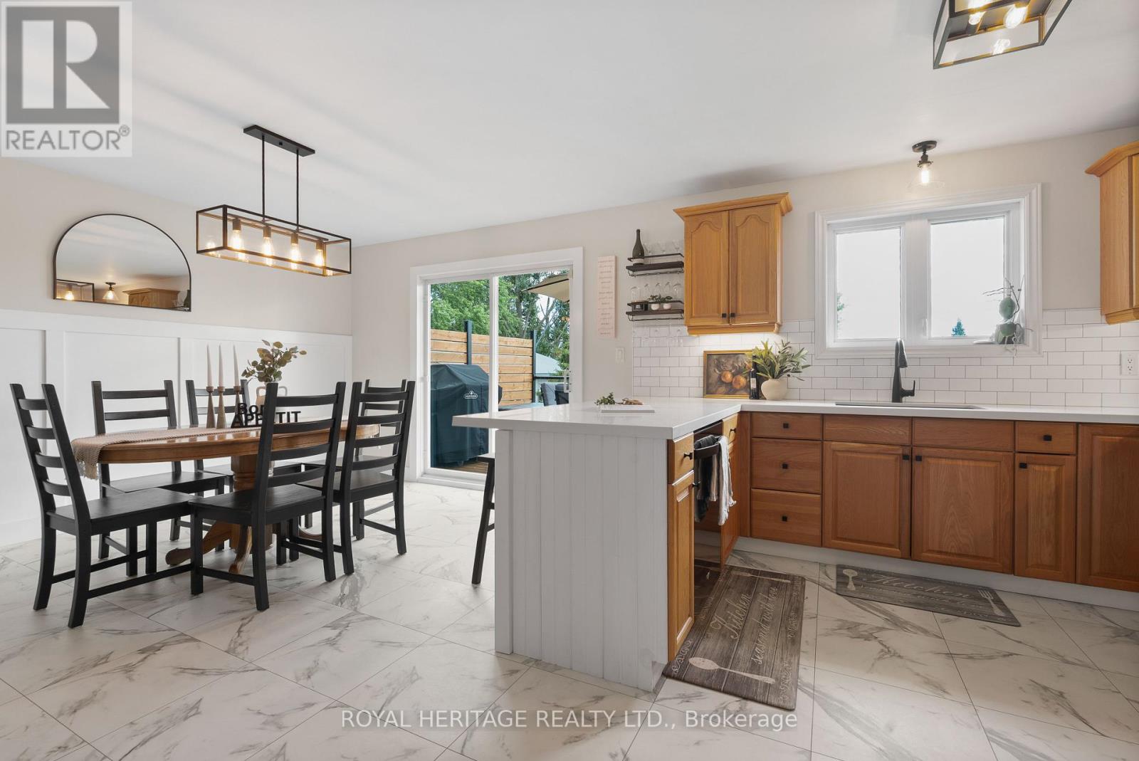 Photo 14 of 108 Beach Road, Kawartha Lakes ON