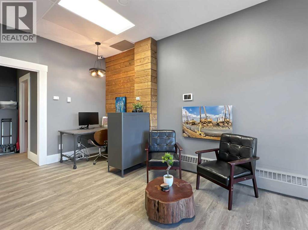Photo 4 of 312 14 Street Nw, Calgary AB