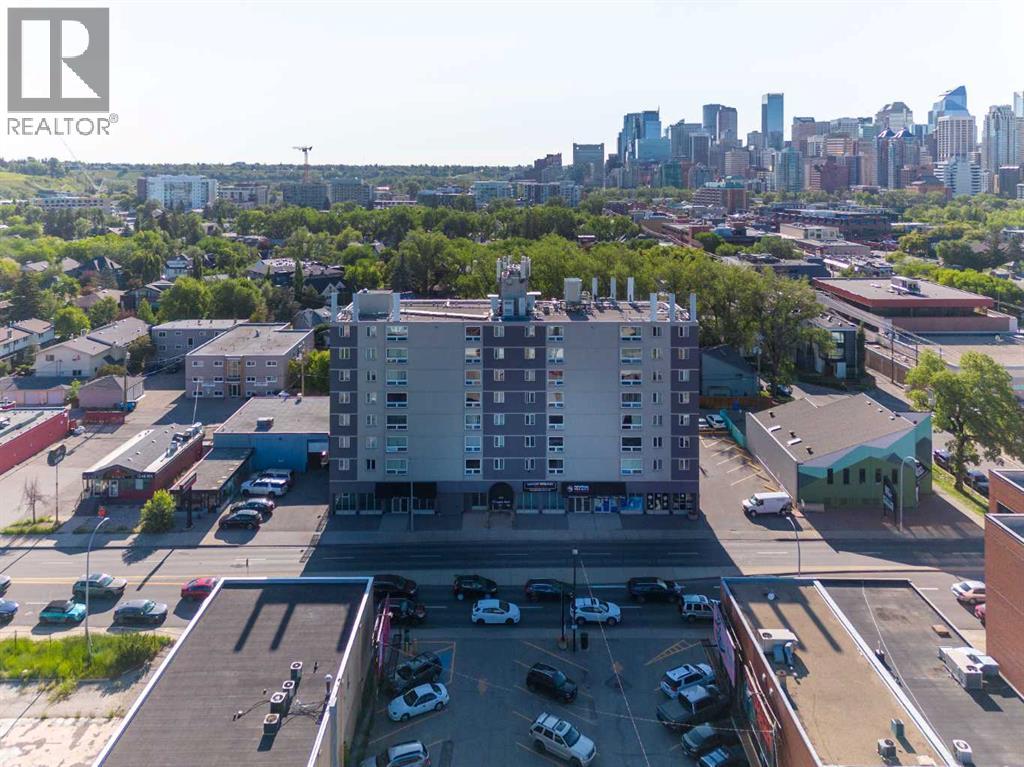 Photo 14 of 312 14 Street Nw, Calgary AB