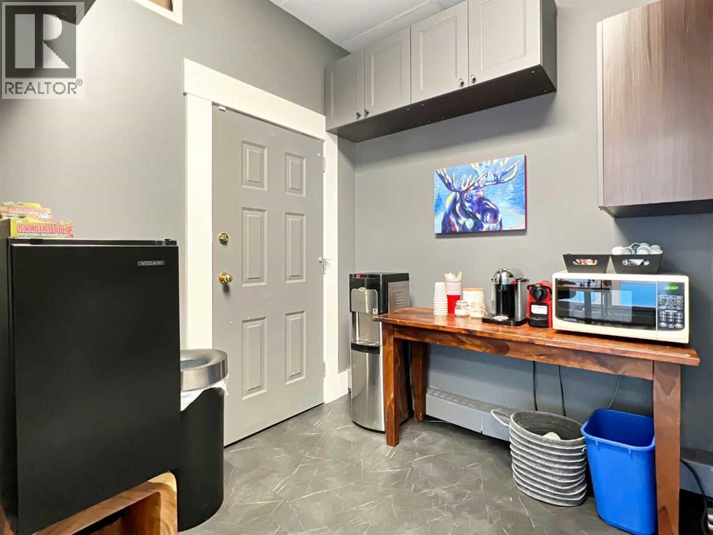 Photo 10 of 312 14 Street Nw, Calgary AB