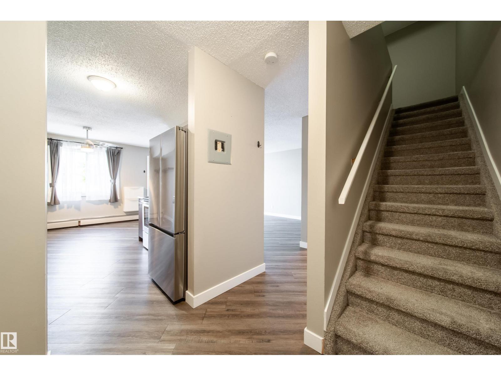 Photo 22 of 117 6103 35 A Av Nw, Edmonton AB