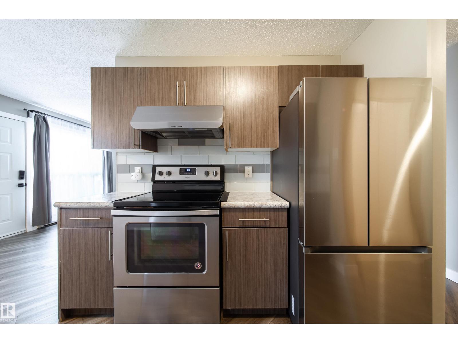 Photo 17 of 117 6103 35 A Av Nw, Edmonton AB