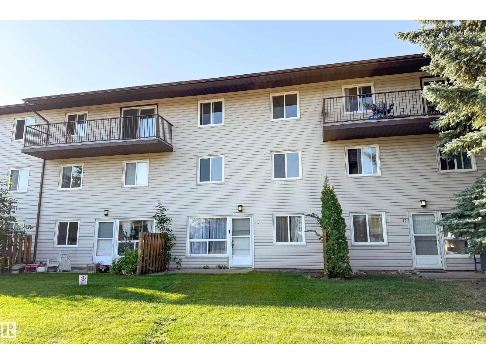 Photo 36 of 117 6103 35 A Av Nw, Edmonton AB