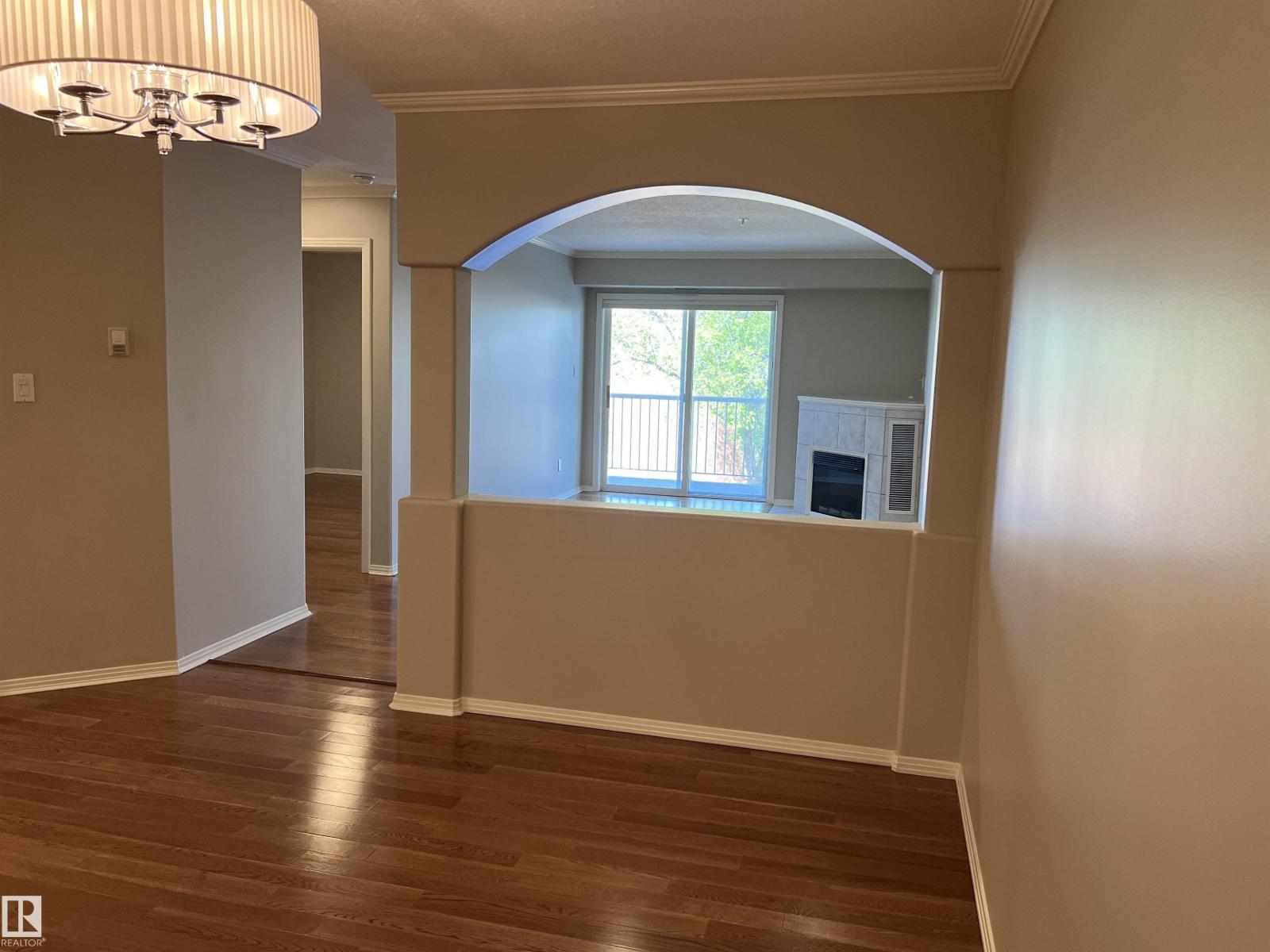 Photo 4 of 301 8215 84 Av Nw, Edmonton AB