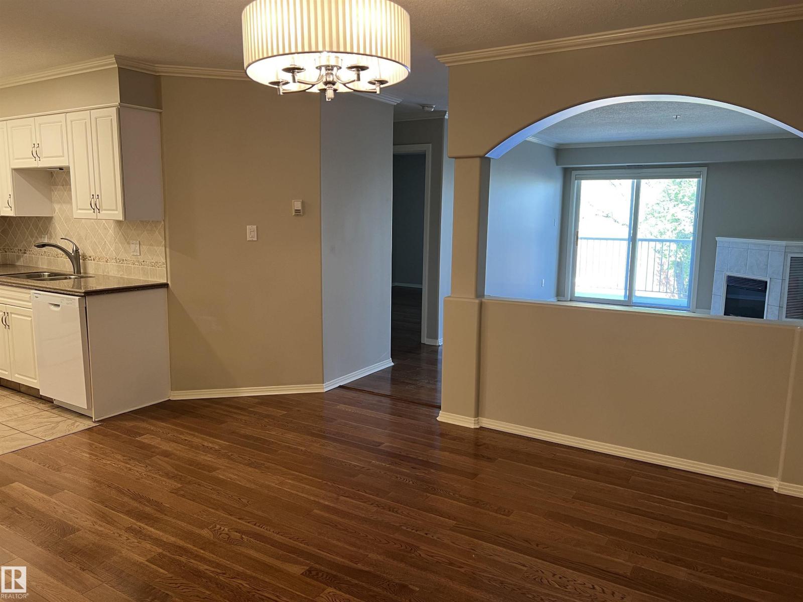 Photo 7 of 301 8215 84 Av Nw, Edmonton AB