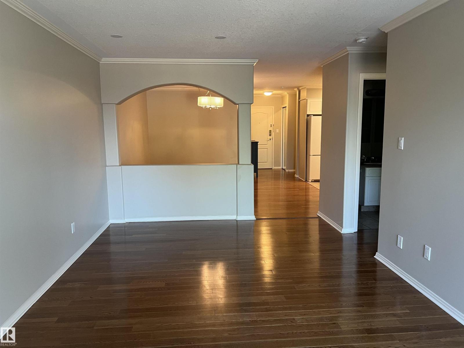 Photo 5 of 301 8215 84 Av Nw, Edmonton AB