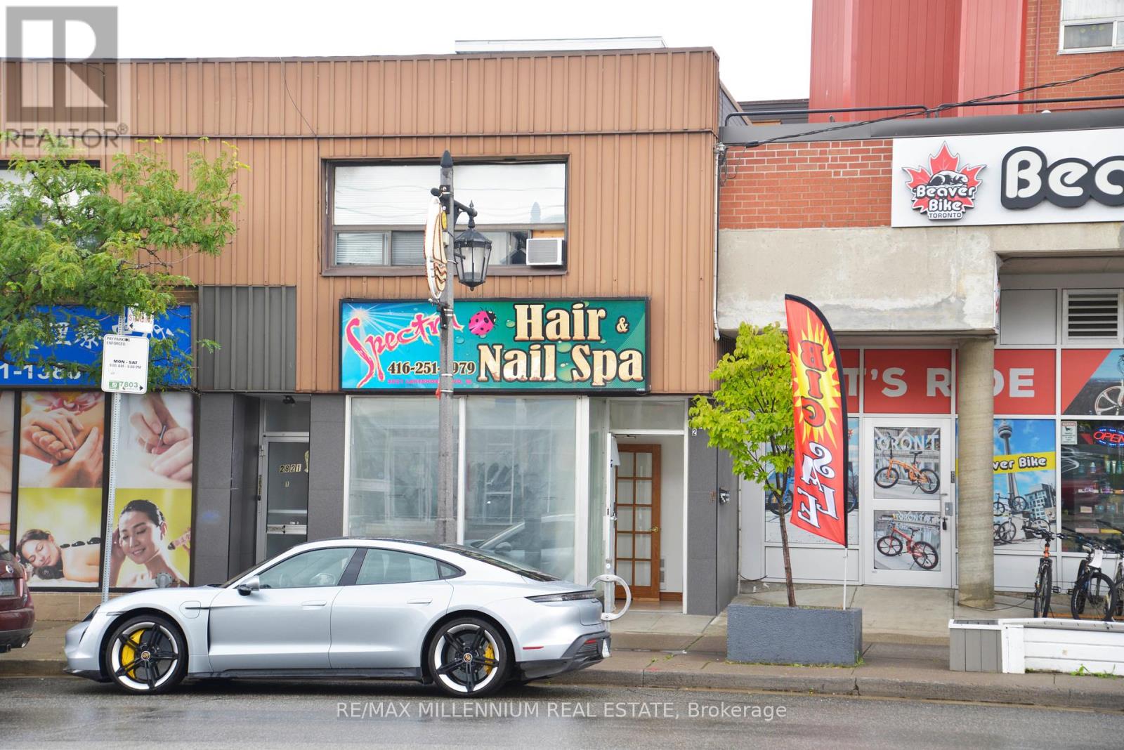 Photo 2 of 2821 Lake Shore Boulevard W, Toronto ON