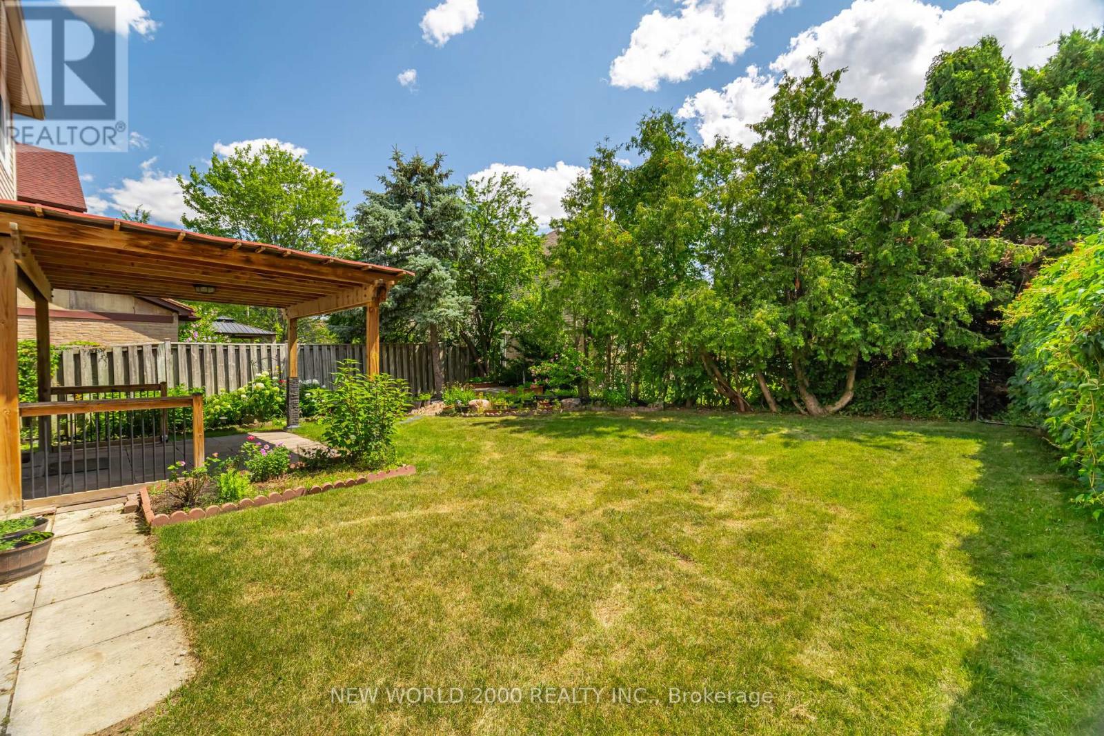 Photo 9 of 7221 Danton Promenade, Mississauga ON