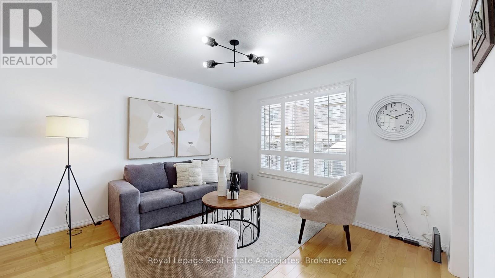 Photo 5 of 721 Shortreed Crescent, Milton ON