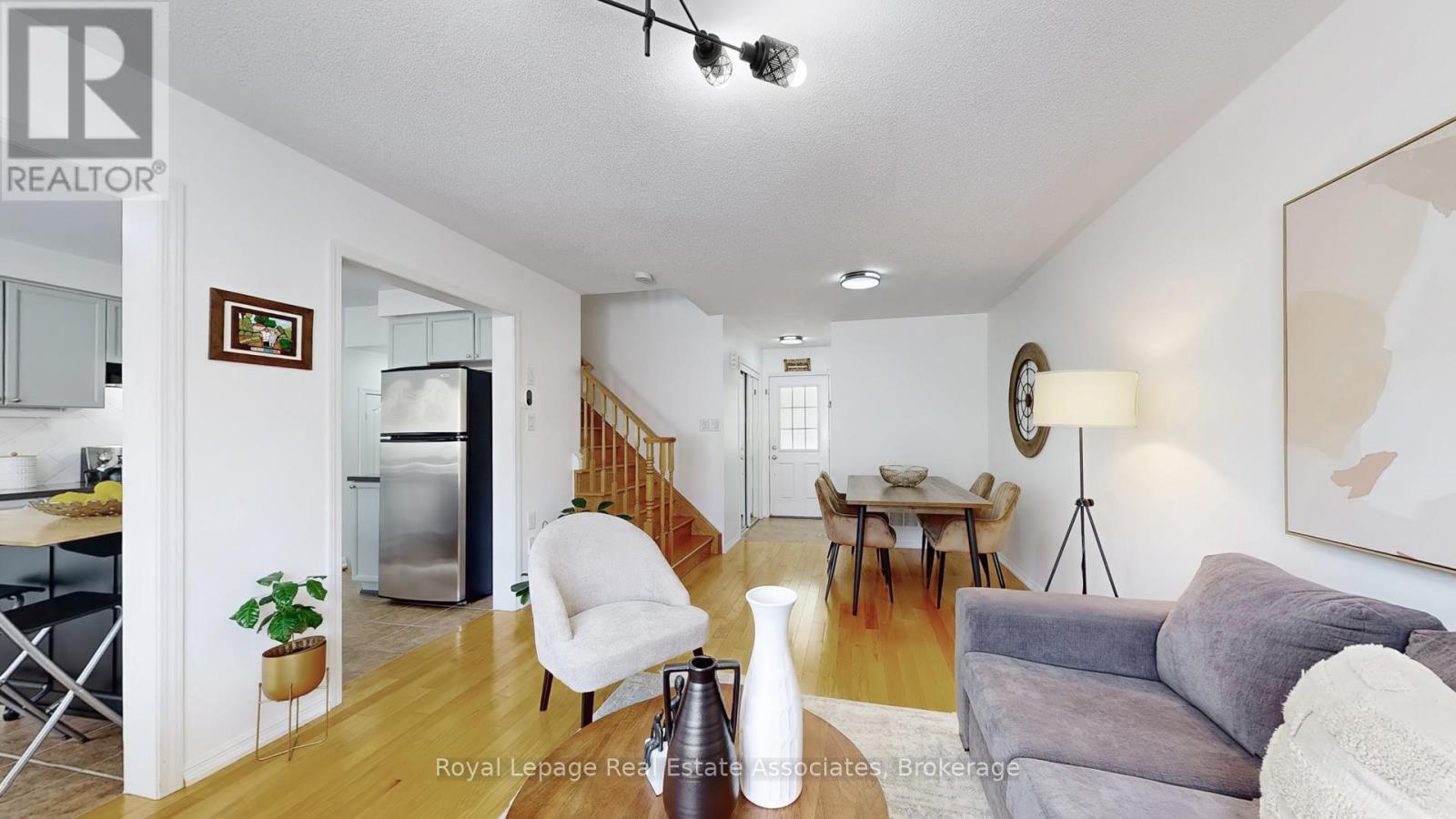 Photo 7 of 721 Shortreed Crescent, Milton ON