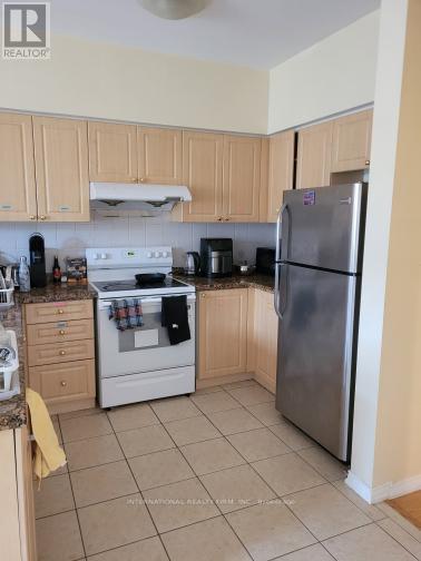 Photo 10 of 23 Hackett Avenue, Toronto ON