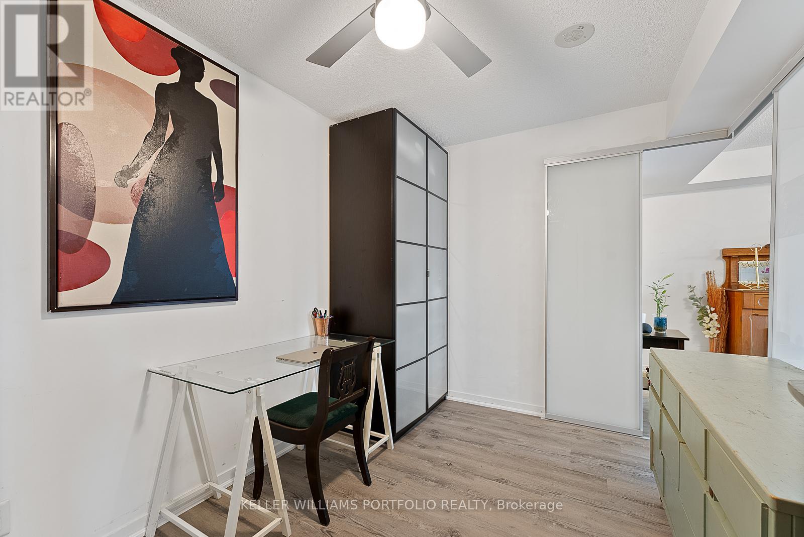 Photo 27 of 815 20 Joe Shuster Way, Toronto ON