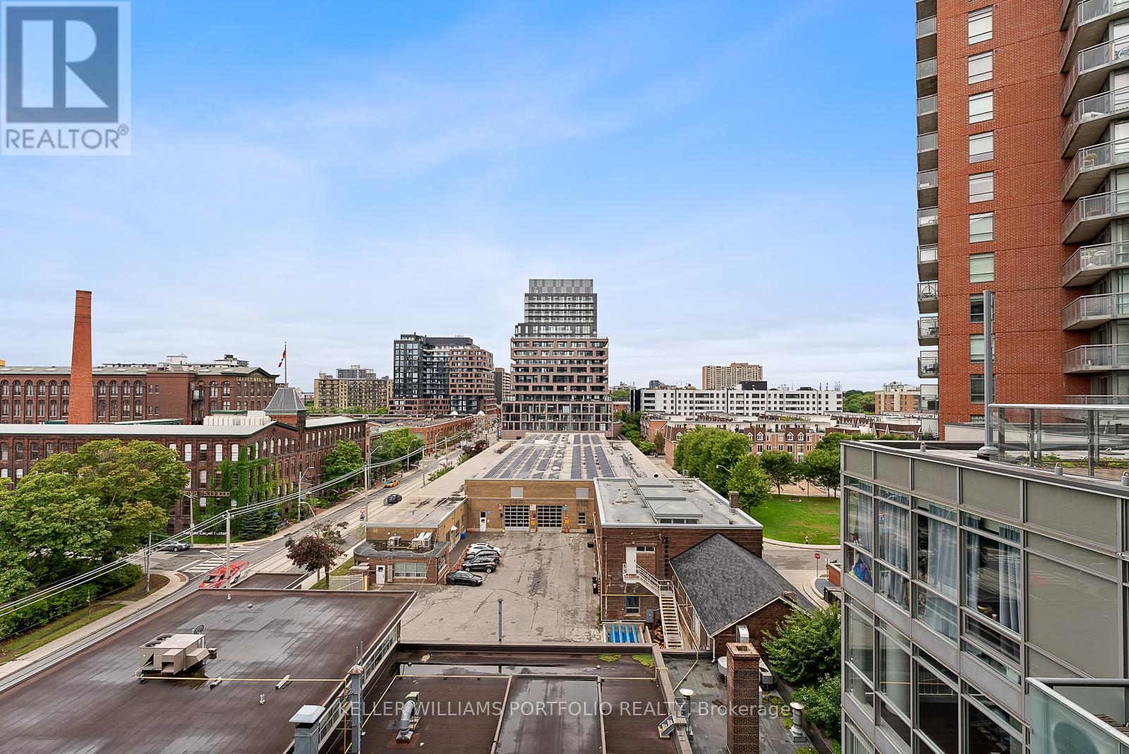 Photo 31 of 815 20 Joe Shuster Way, Toronto ON