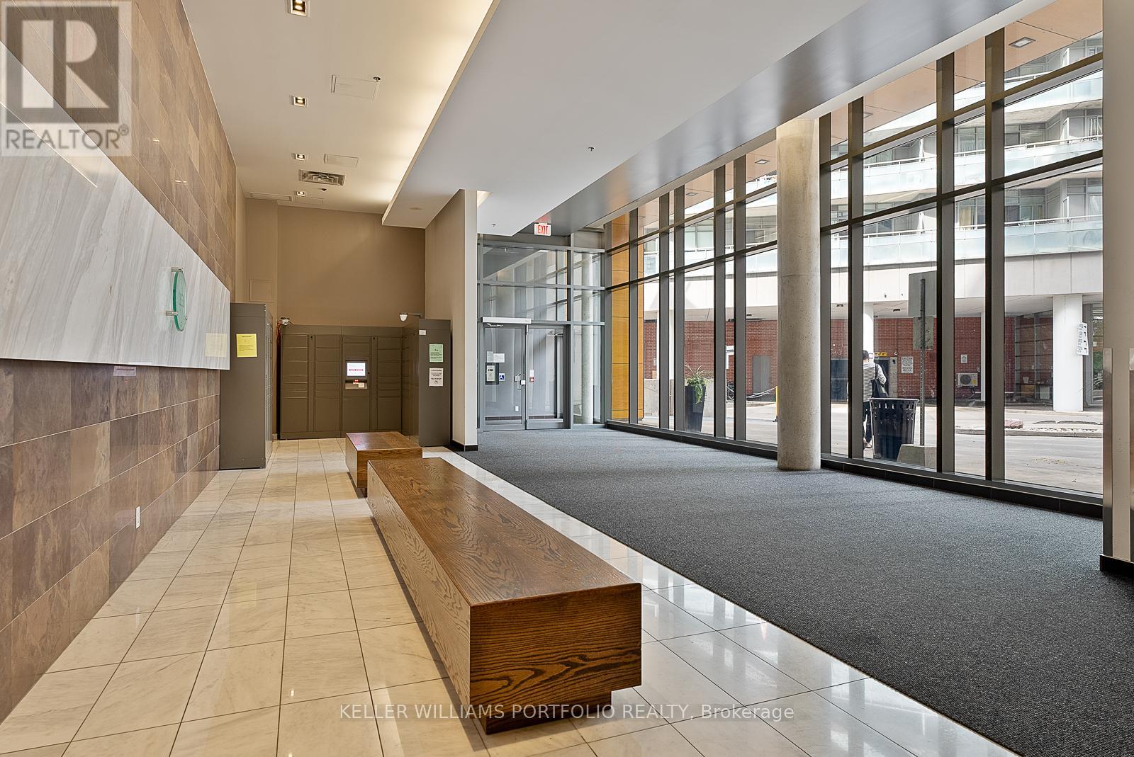 Photo 35 of 815 20 Joe Shuster Way, Toronto ON