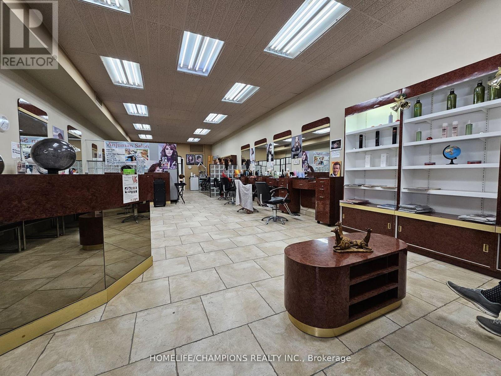 Photo 8 of 3 2425 Truscott Drive, Mississauga ON