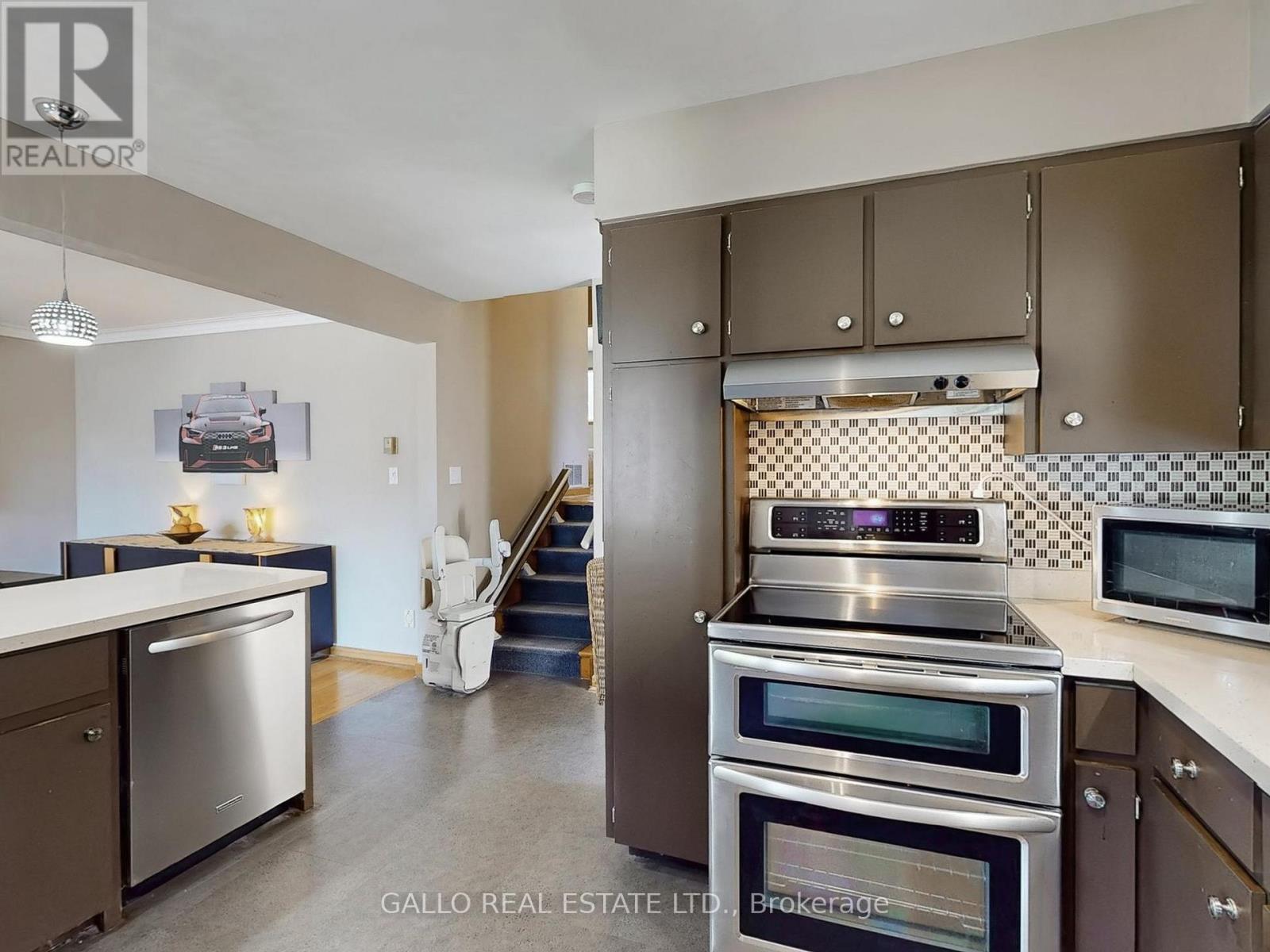 Photo 10 of 179 Church Street, Whitchurchstouffville ON