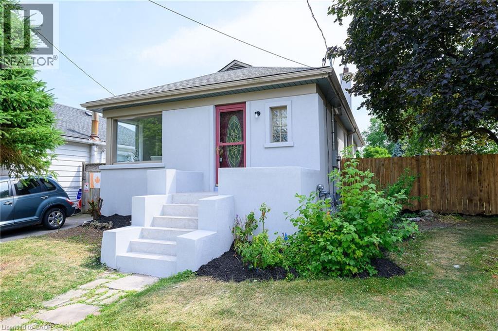 Photo 3 of 258 Brucedale Avenue E, Hamilton ON