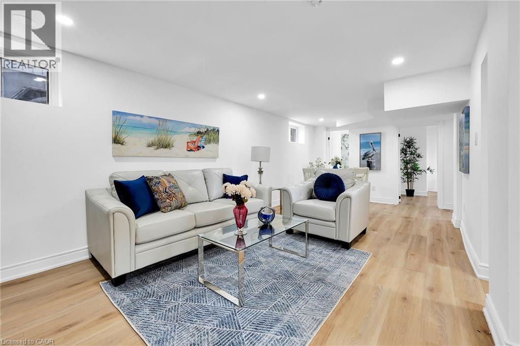 Photo 32 of 258 Brucedale Avenue E, Hamilton ON