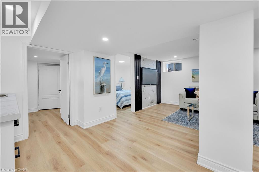 Photo 33 of 258 Brucedale Avenue E, Hamilton ON