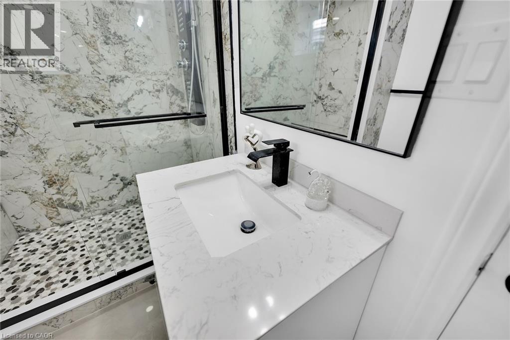 Photo 39 of 258 Brucedale Avenue E, Hamilton ON