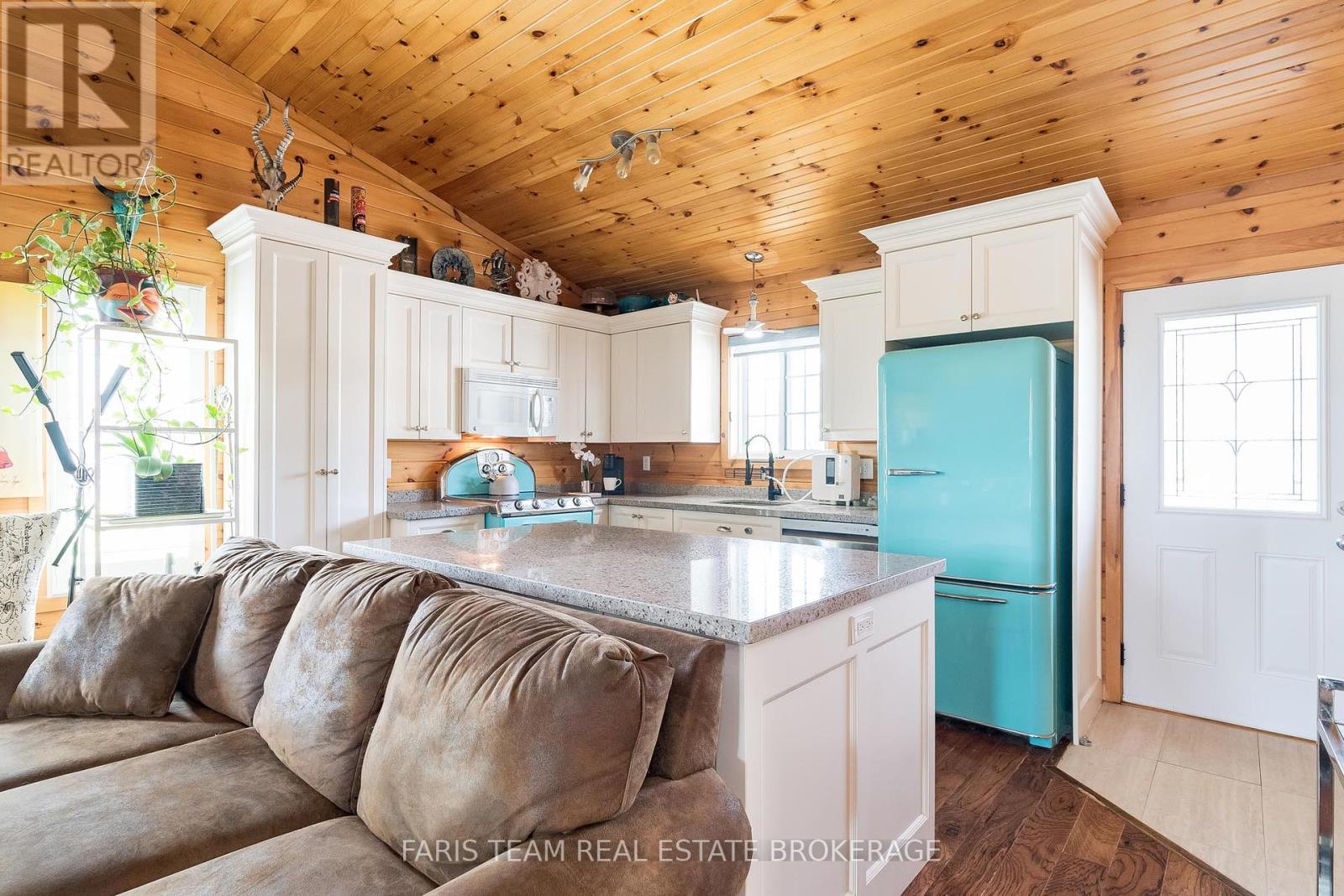 Photo 5 of 3 Awenda Avenue, Wasaga Beach ON