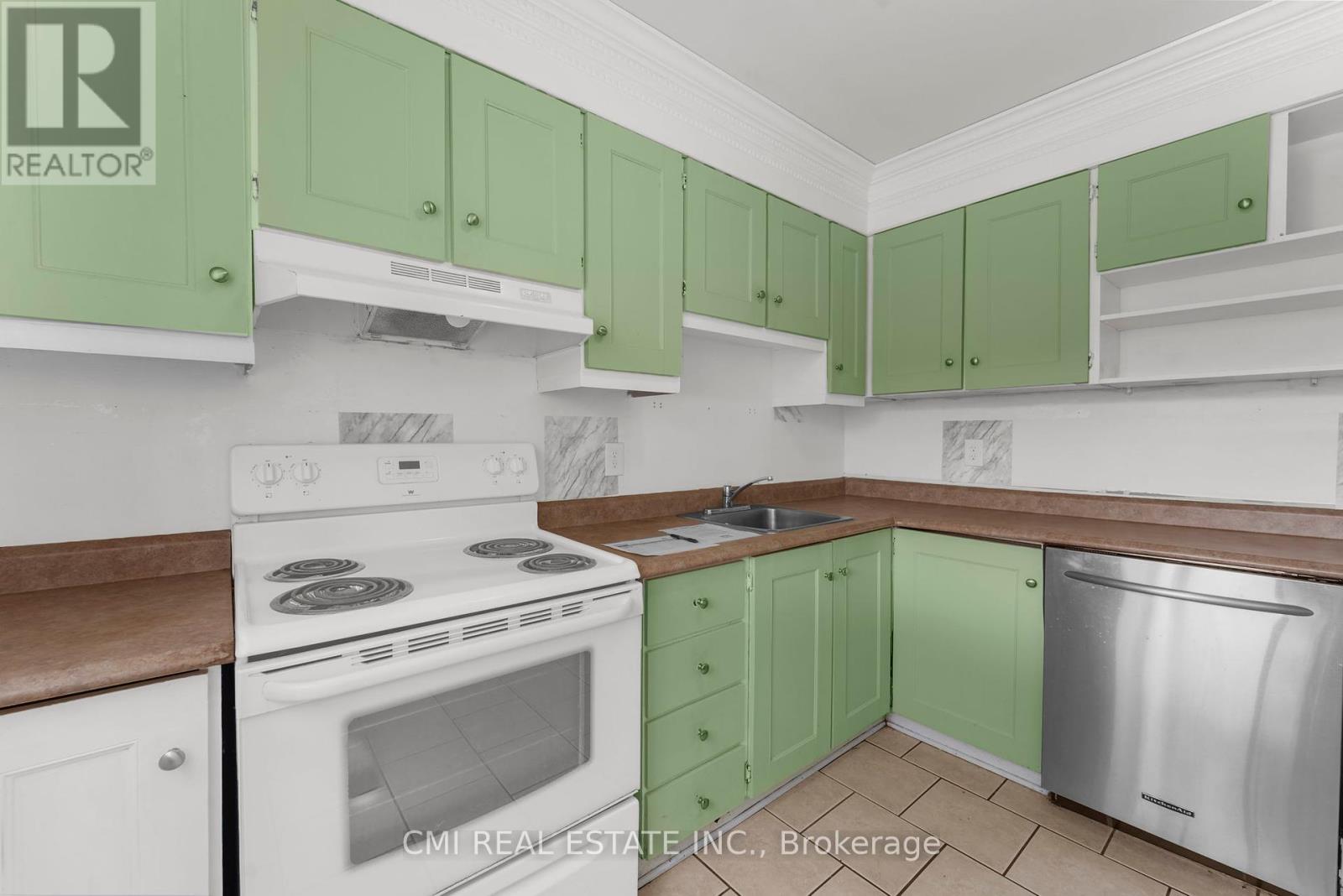 Photo 12 of 99 2570 Southvale Crescent, Ottawa ON