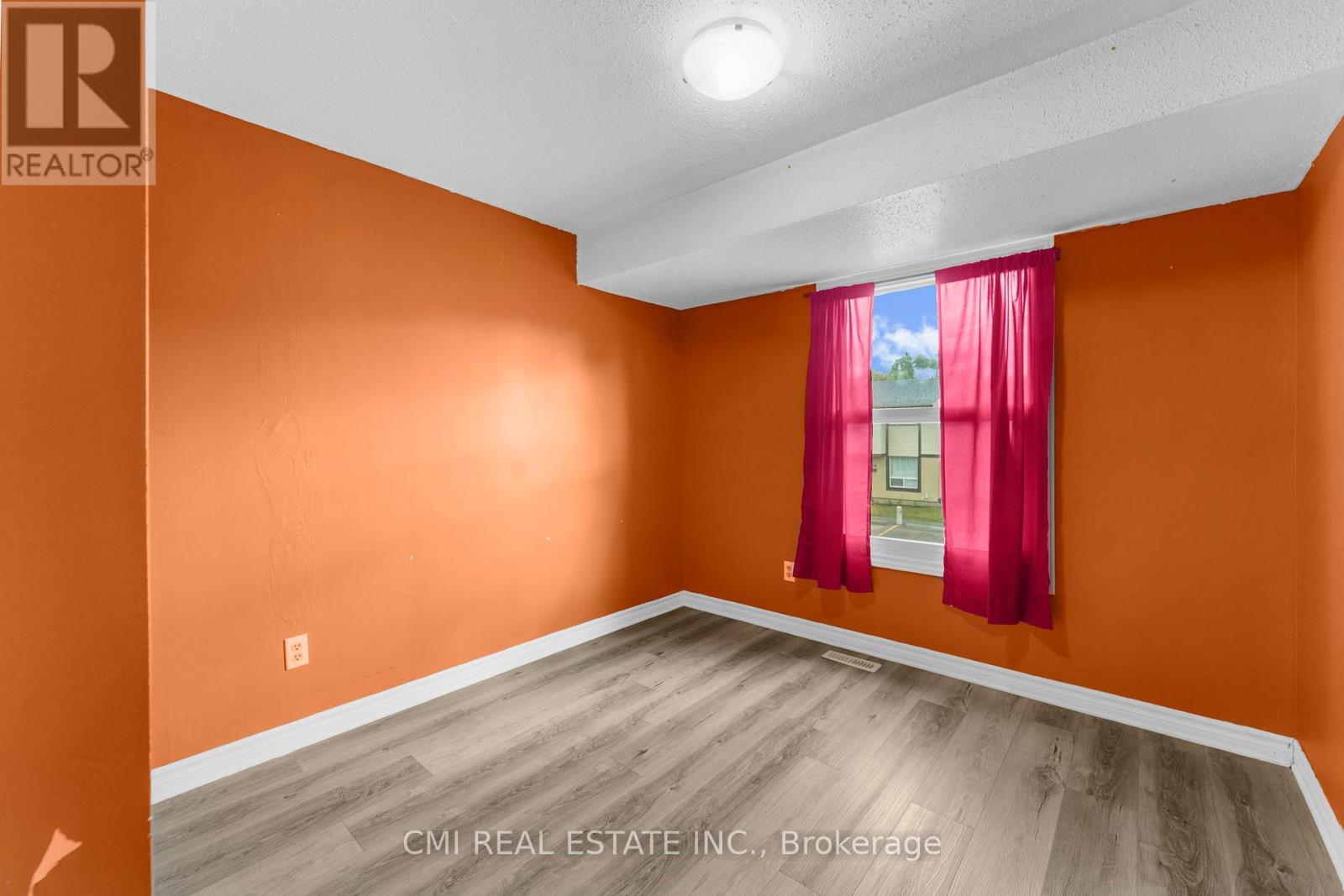 Photo 24 of 99 2570 Southvale Crescent, Ottawa ON