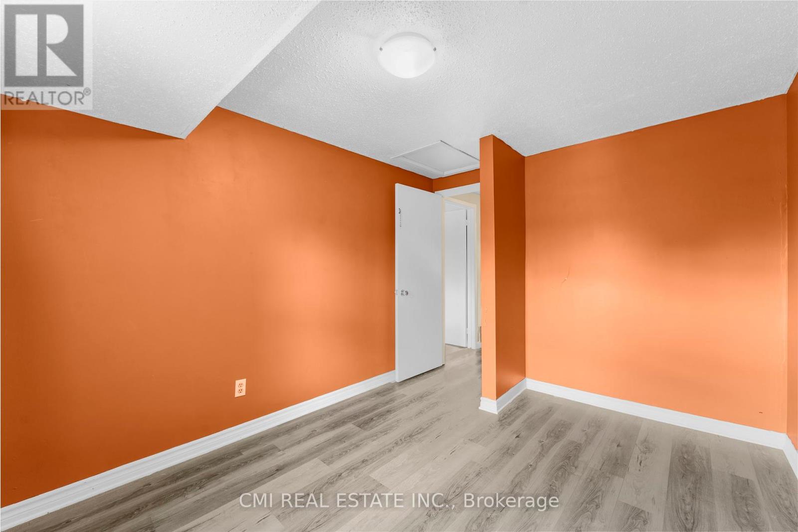 Photo 26 of 99 2570 Southvale Crescent, Ottawa ON