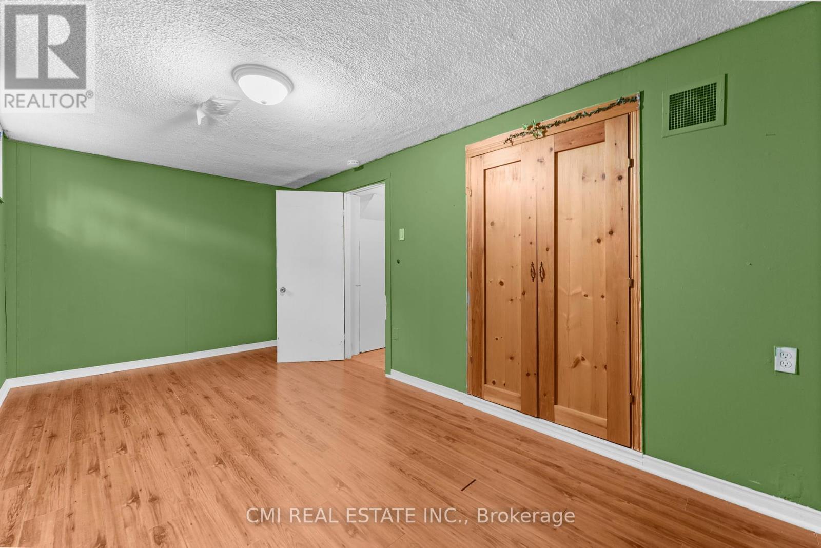 Photo 30 of 99 2570 Southvale Crescent, Ottawa ON