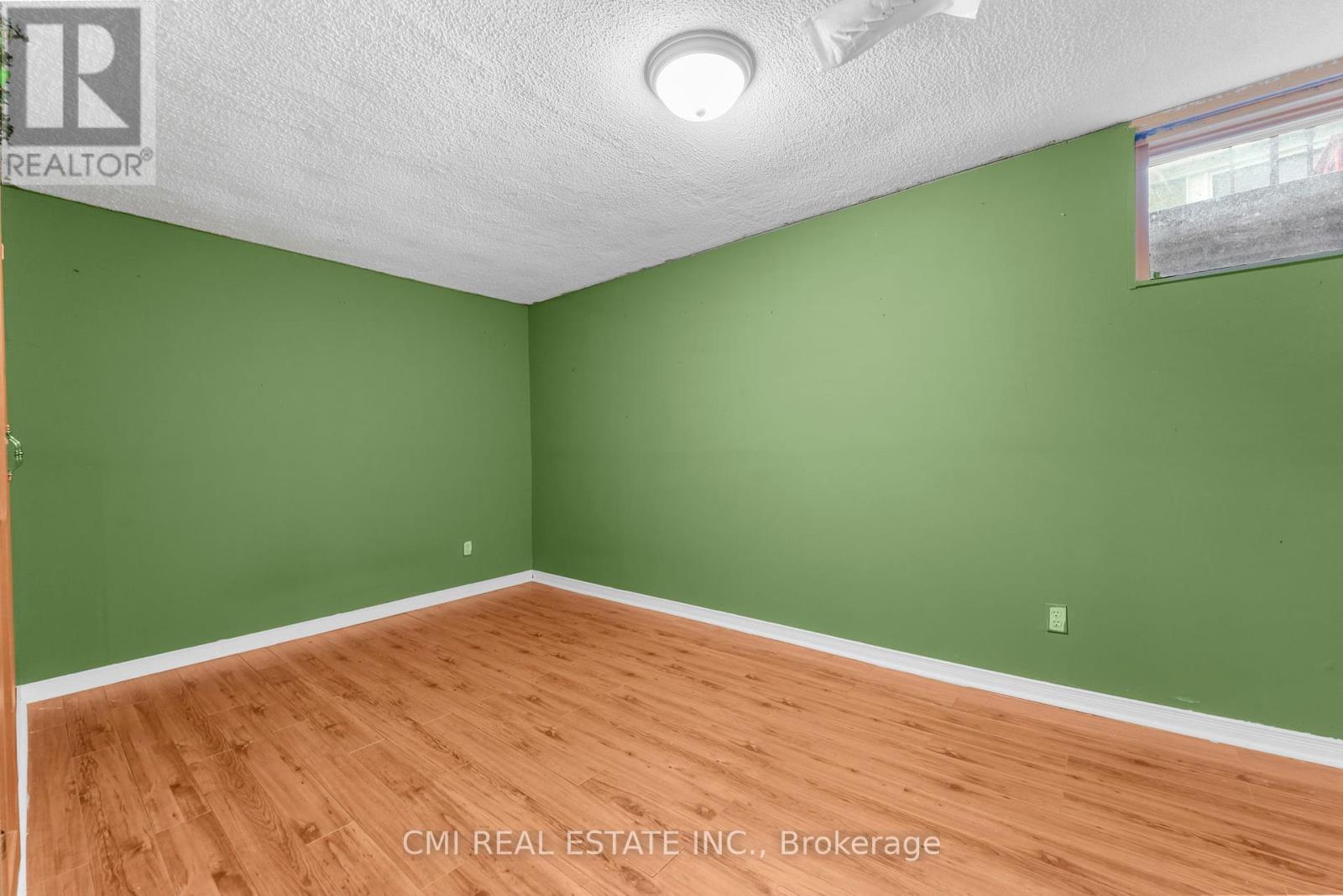 Photo 32 of 99 2570 Southvale Crescent, Ottawa ON
