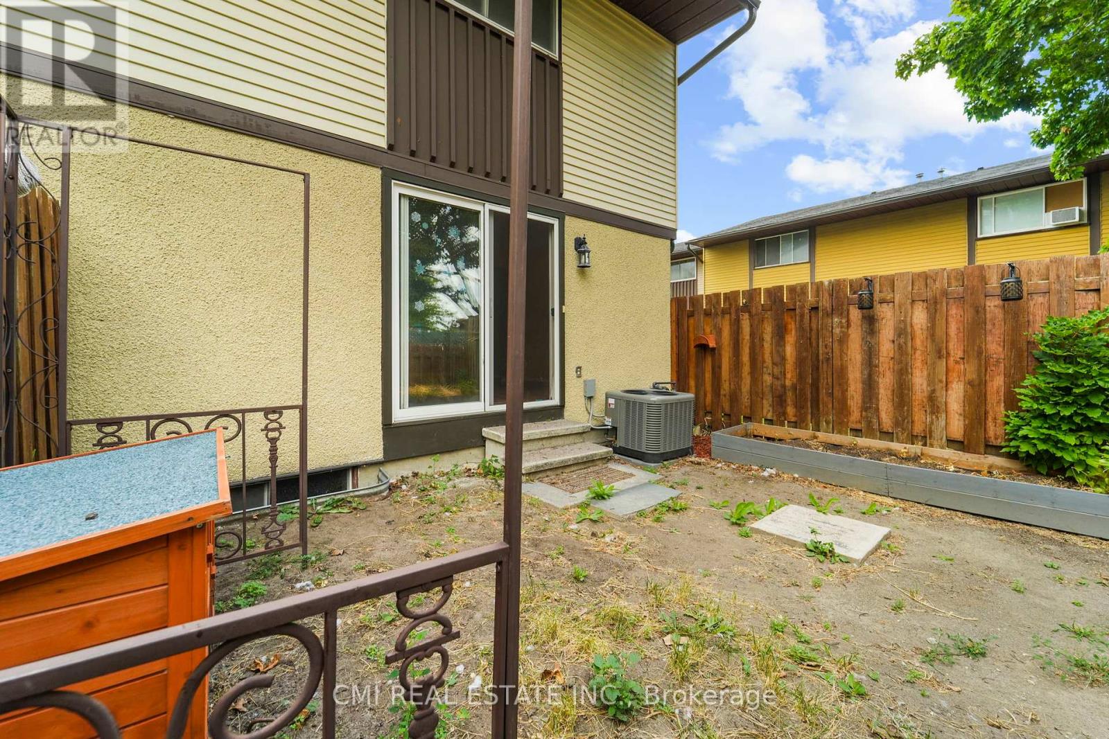 Photo 39 of 99 2570 Southvale Crescent, Ottawa ON