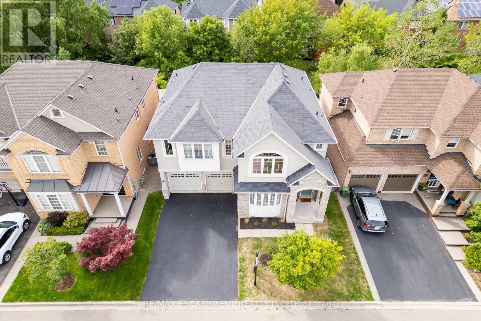 Photo 35 of 48 Montreal Circle, Hamilton ON