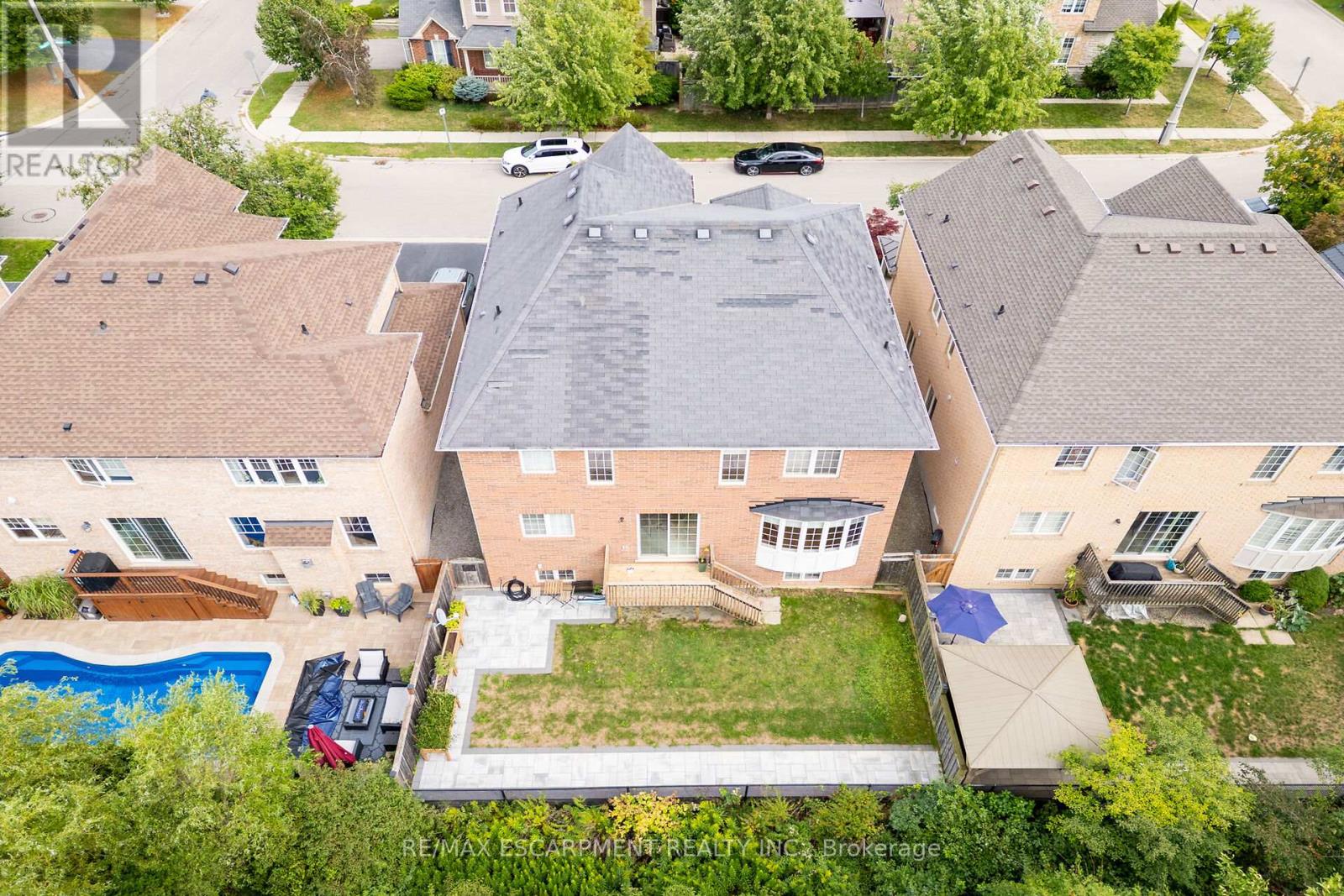 Photo 37 of 48 Montreal Circle, Hamilton ON