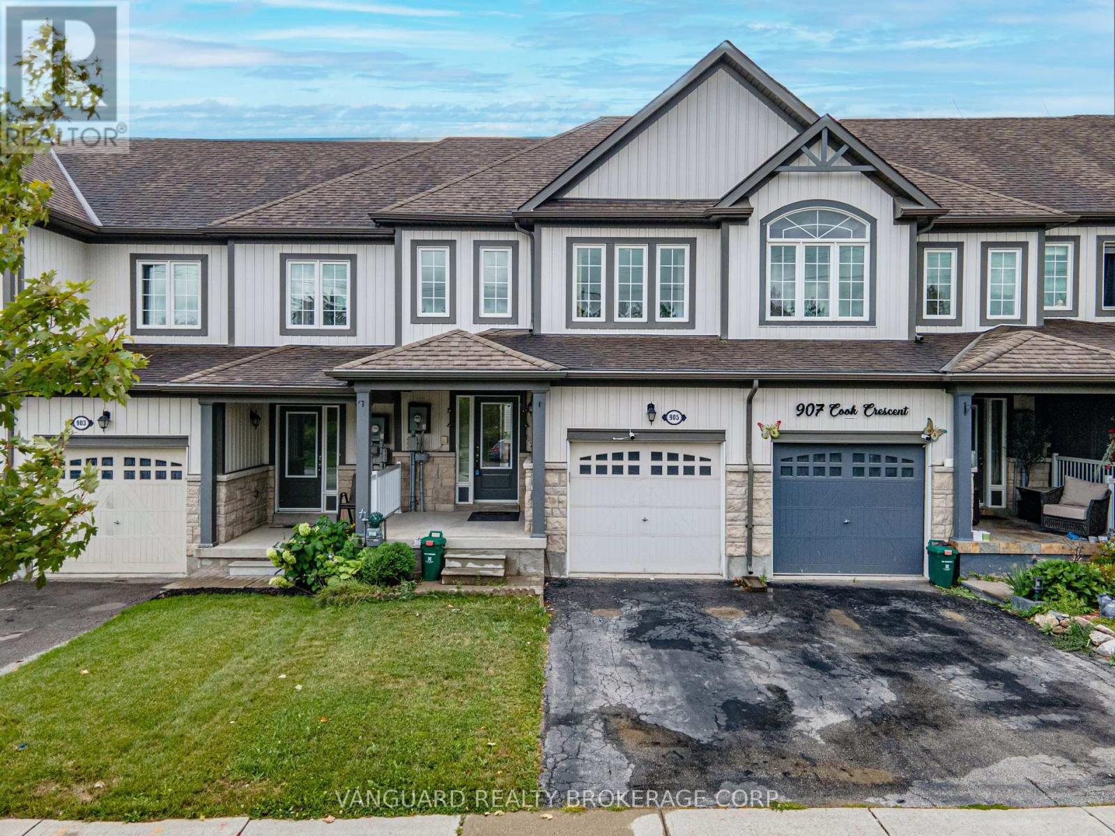 Photo 2 of 905 Cook Crescent, Shelburne ON