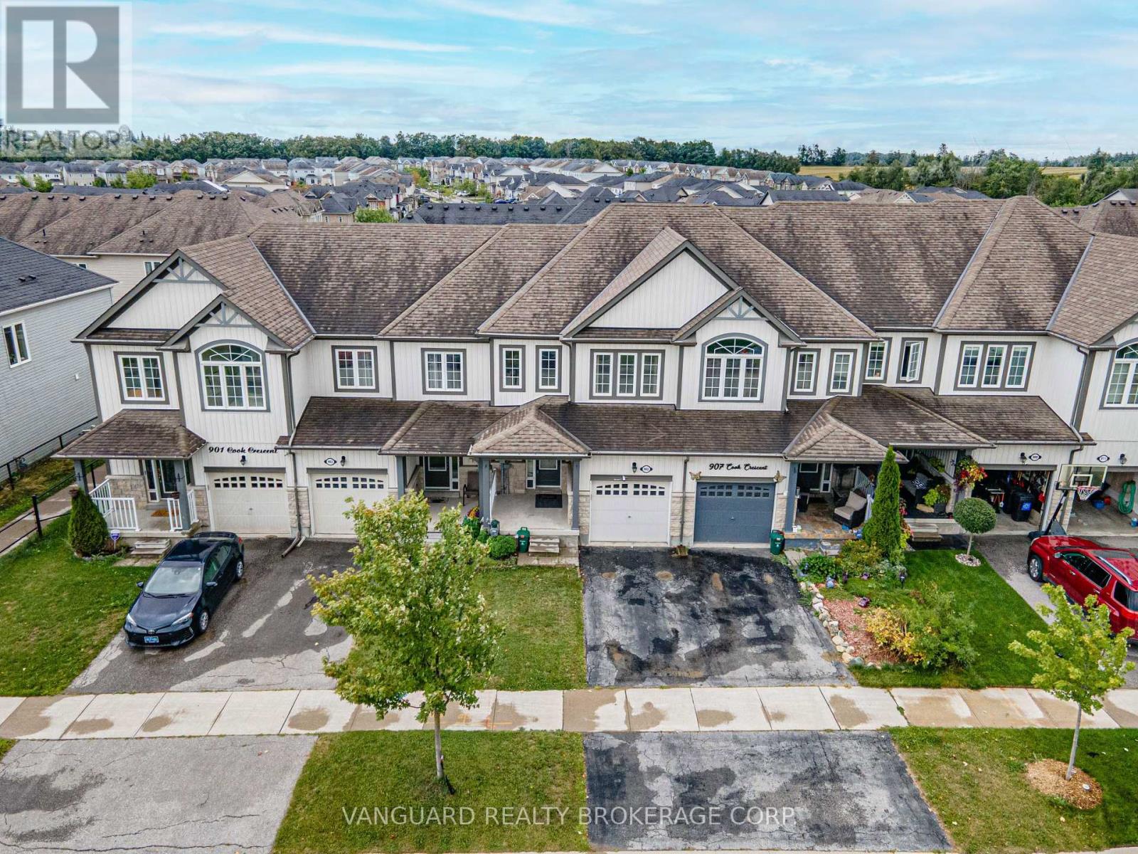 Photo 4 of 905 Cook Crescent, Shelburne ON