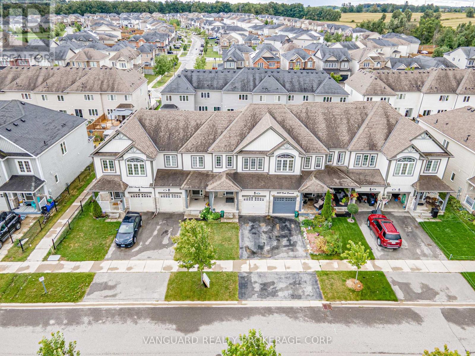 Photo 5 of 905 Cook Crescent, Shelburne ON