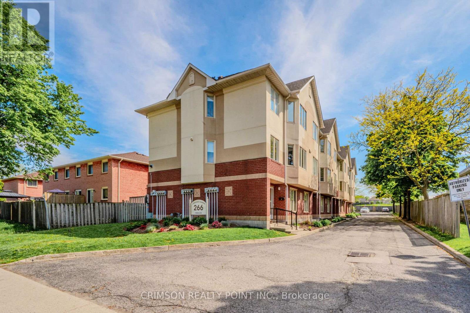 Photo 3 of 7 266 Limeridge Road E, Hamilton ON