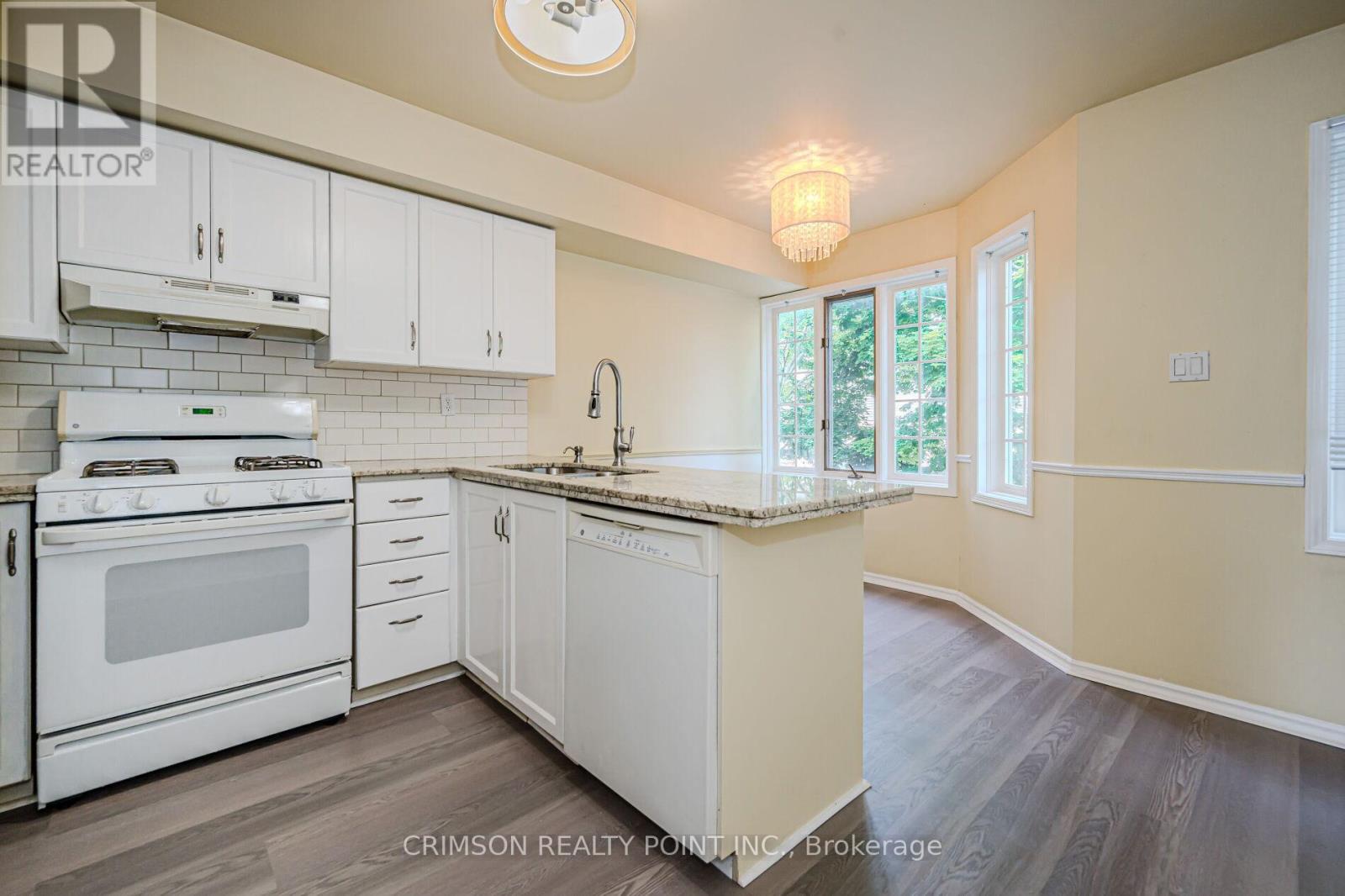 Photo 13 of 7 266 Limeridge Road E, Hamilton ON