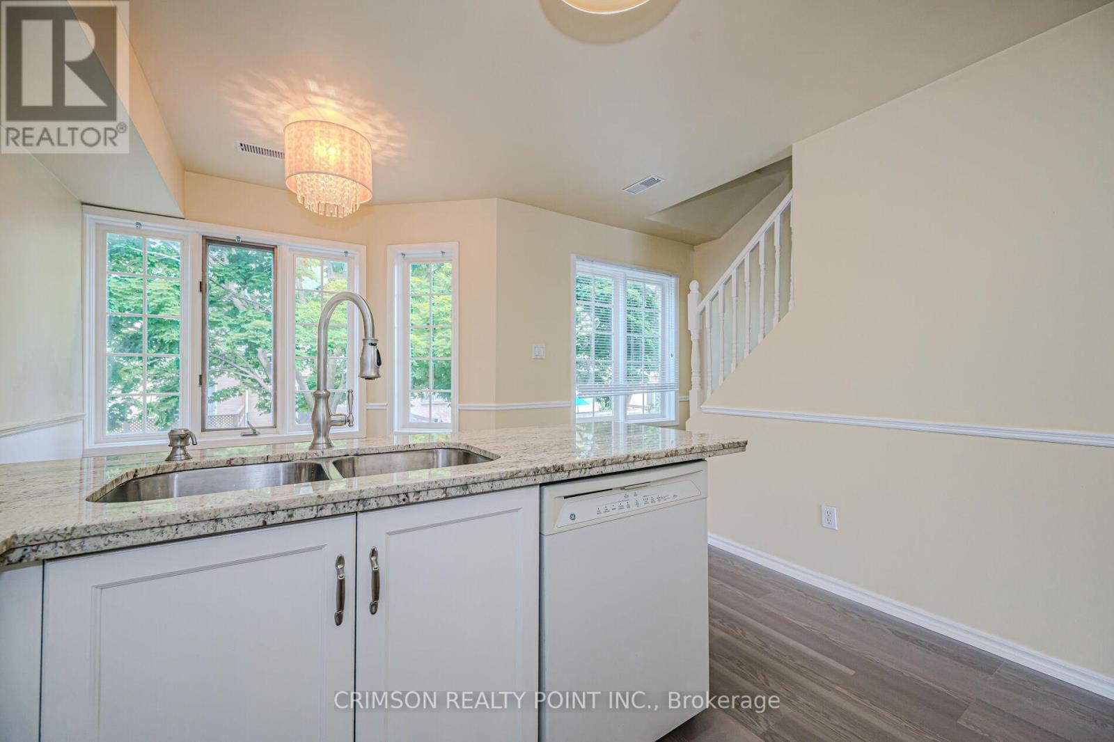 Photo 14 of 7 266 Limeridge Road E, Hamilton ON