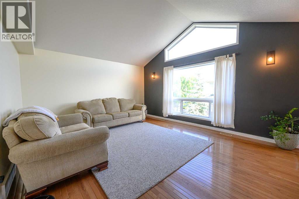 Photo 10 of 8906 124 Avenue, Grande Prairie AB