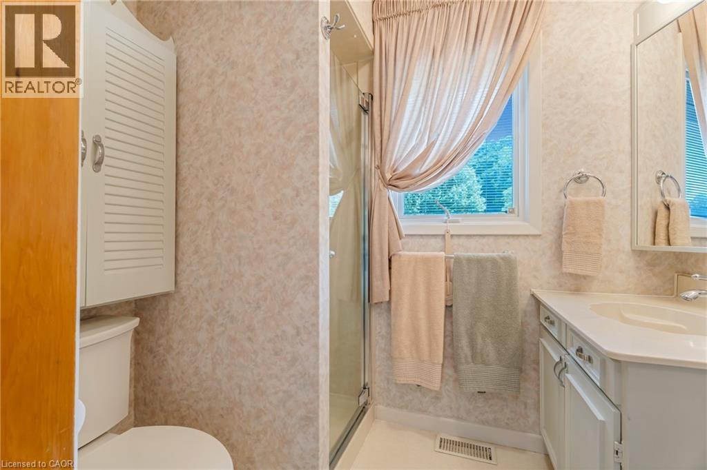 Photo 24 of 13 Leslie Drive, Stoney Creek ON